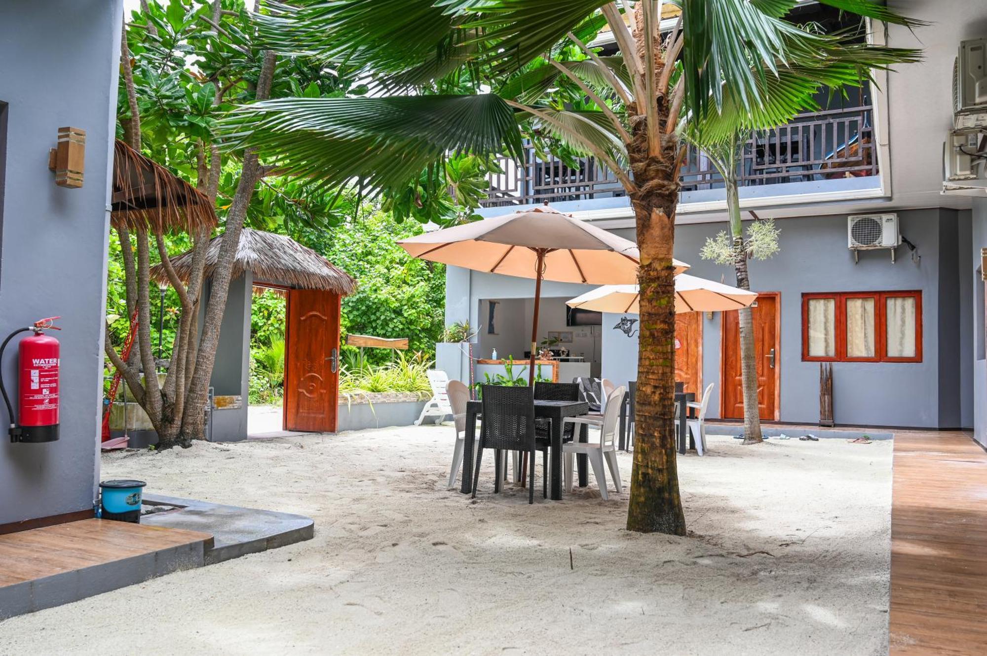 Sea View Villa Ukulhas Exterior photo