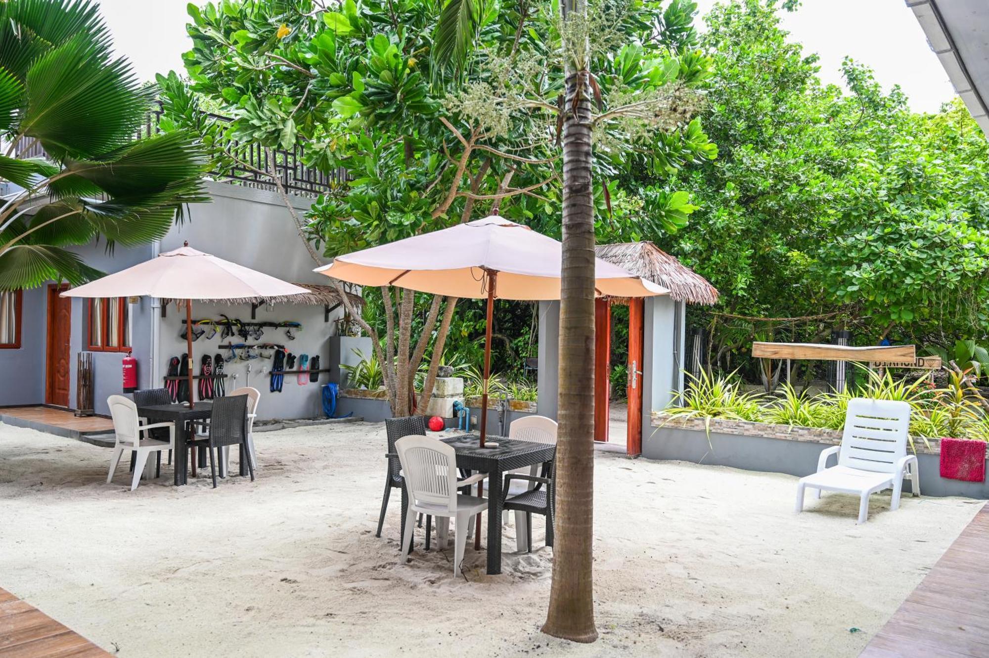 Sea View Villa Ukulhas Exterior photo